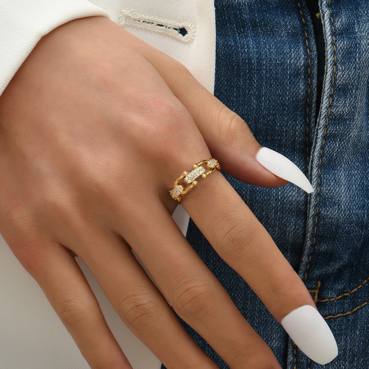 Chloe Offener Ring in Gold
