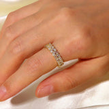 Clarisse Gemusterter Ring in Gold