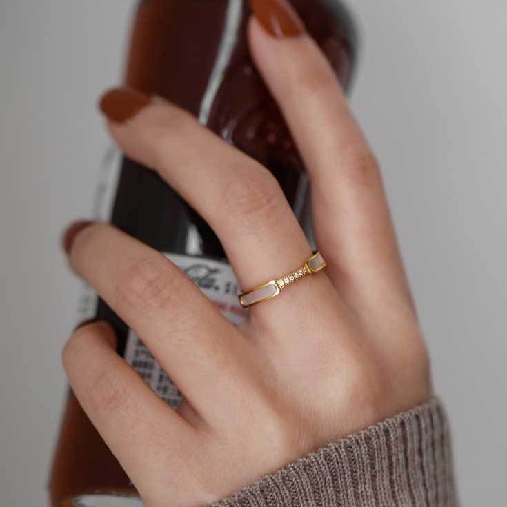 Gabrielle Schmaler Ring in Gold