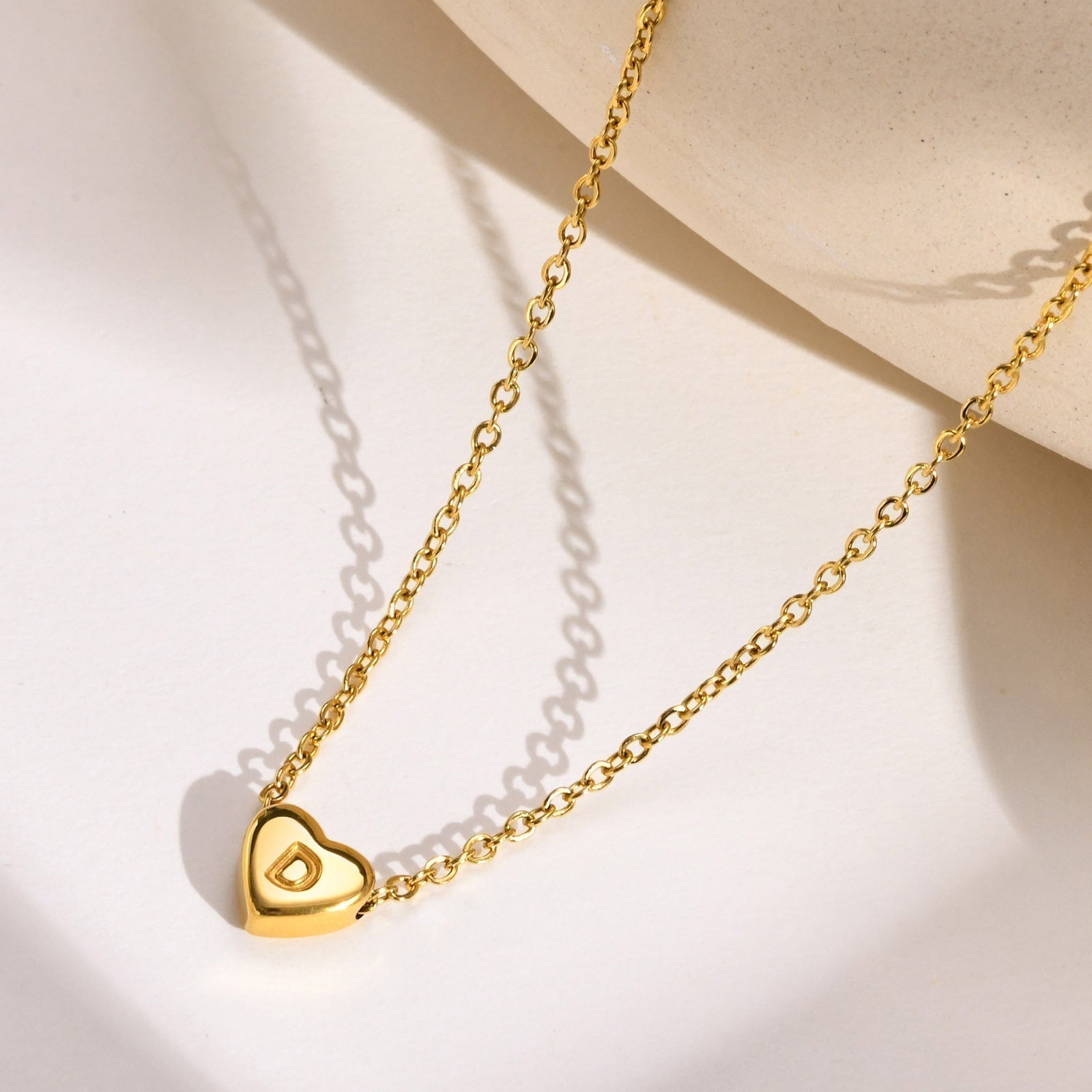 Herz-Initialenhalskette in Gold