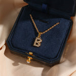Maeve Diamant-Initialenhalskette in Gold