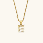 Maeve Diamant-Initialenhalskette in Gold