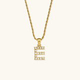 Maeve Diamant-Initialenhalskette in Gold