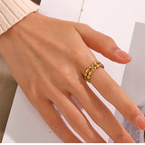 Maggie Kugelring in Gold