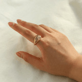 Mia Croissant-Ring in Gold