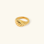Mia Croissant-Ring in Gold