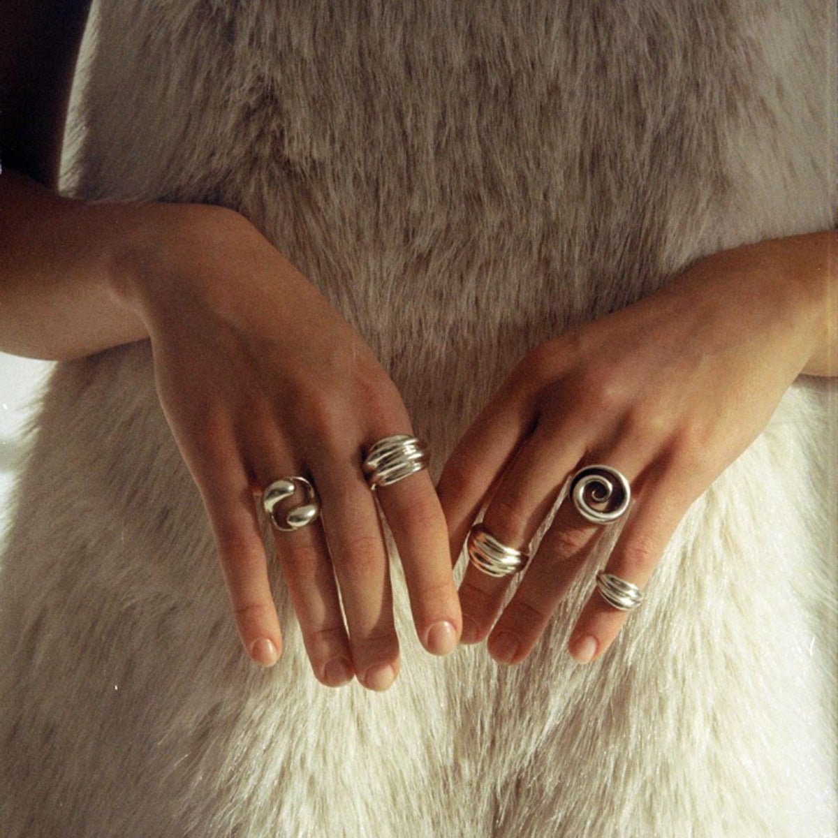 Paige Abstrakter Ring